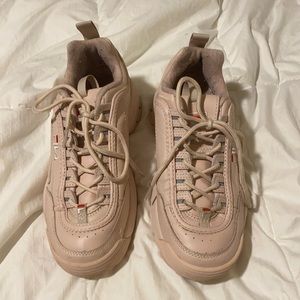 Monochrome Fila Disruptor